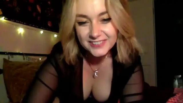 Image 12 of givemesweetdreams Stream on Chaturbate on 12 months ago