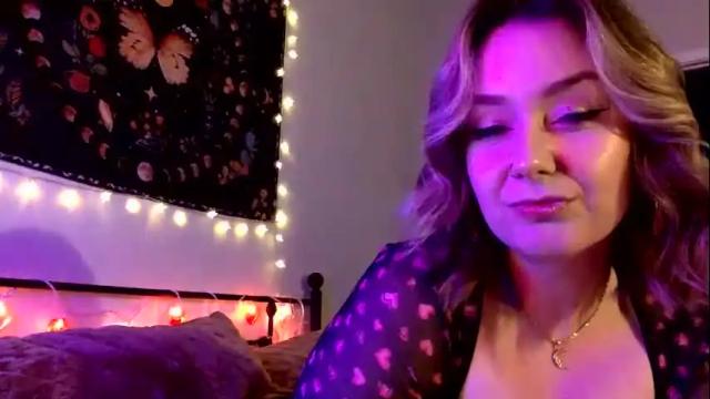 Image 2 of givemesweetdreams Stream on Chaturbate on 12 days ago