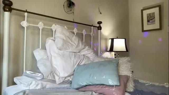 Image 12 of gl1tter_barbie Stream on Chaturbate on 1 month ago