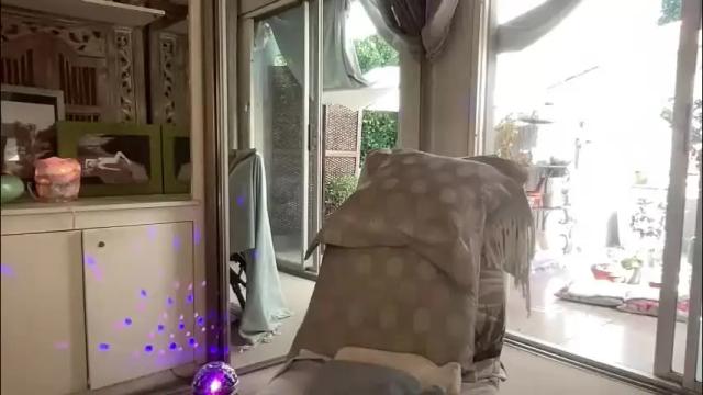 Image 3 of gl1tter_barbie Stream on Chaturbate on 24 days ago