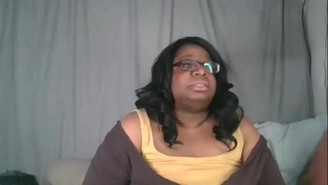 Image 7 of glamgamergoddess Stream on Chaturbate on 14 months ago