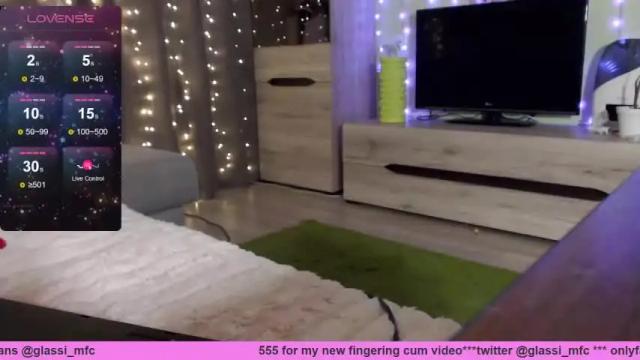 Image 3 of glassi Stream on Chaturbate on 13 months ago