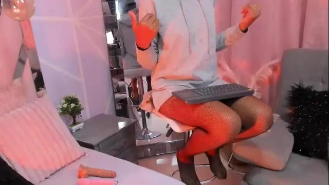 Image 4 of gletty_noa Stream on Chaturbate on 1 month ago