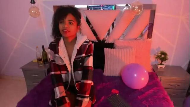 Image 10 of gletty_noa Stream on Chaturbate on 23 days ago