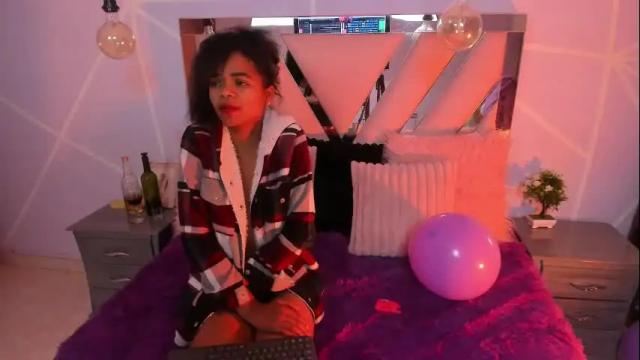 Image 11 of gletty_noa Stream on Chaturbate on 23 days ago