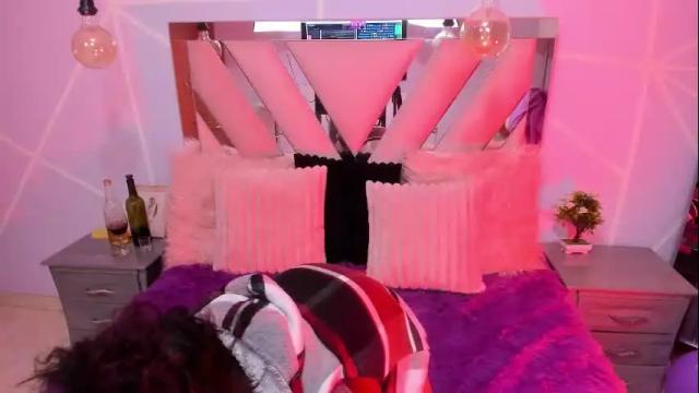 Image 7 of gletty_noa Stream on Chaturbate on 23 days ago