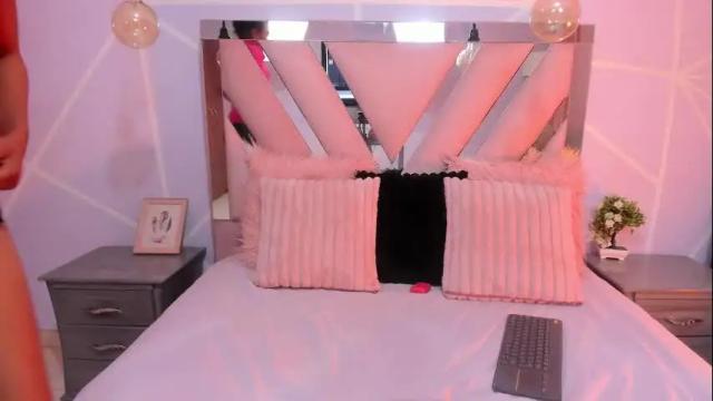 Image 11 of gletty_noa Stream on Chaturbate on 21 days ago