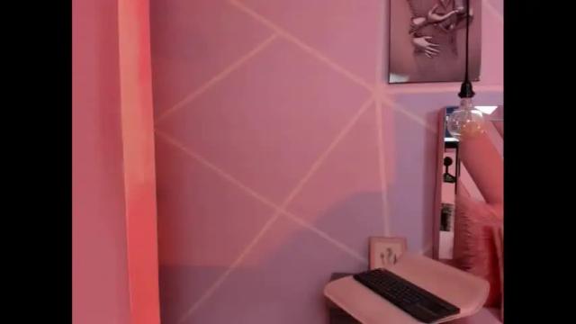 Image 4 of gletty_noa Stream on Chaturbate on 20 days ago