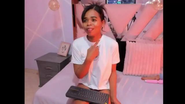 Image 10 of gletty_noa Stream on Chaturbate on 17 days ago