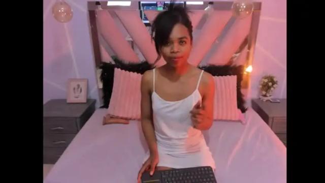 Image 6 of gletty_noa Stream on Chaturbate on 12 days ago