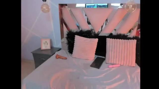 Image 7 of gletty_noa Stream on Chaturbate on 9 days ago