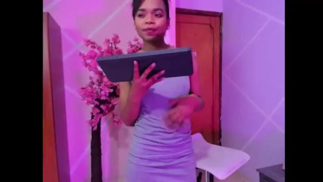 Image 6 of gletty_noa Stream on Chaturbate on 6 days ago