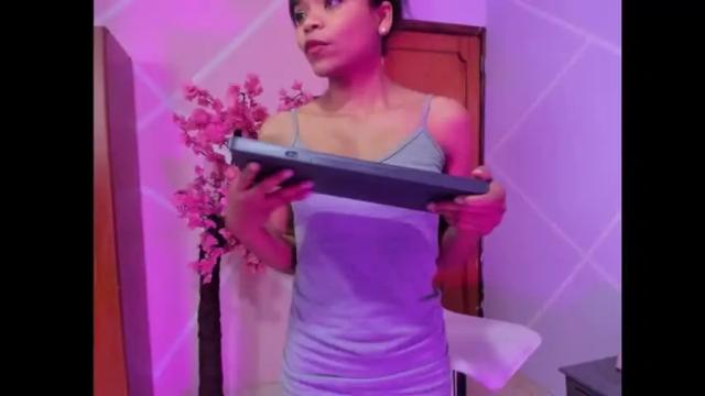 Image 7 of gletty_noa Stream on Chaturbate on 6 days ago