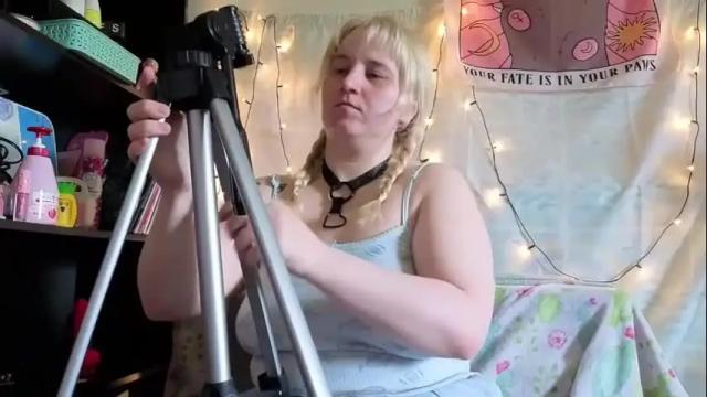Image 3 of glitchwitch Stream on Chaturbate on 1 month ago