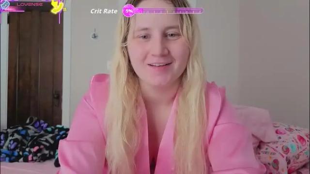 Image 4 of glitchwitch Stream on Chaturbate on 4 days ago