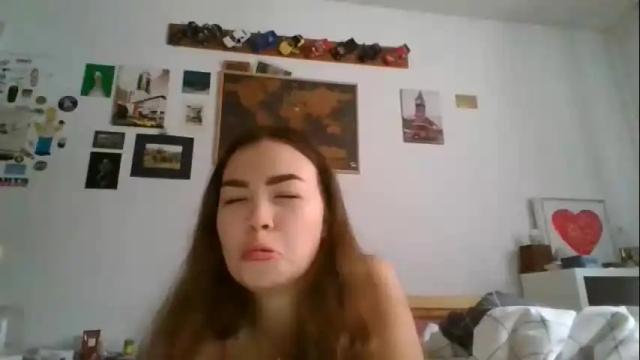 Image 7 of glitter_doll Stream on Chaturbate on 1 month ago