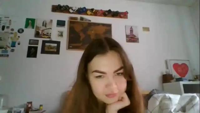 Image 8 of glitter_doll Stream on Chaturbate on 1 month ago