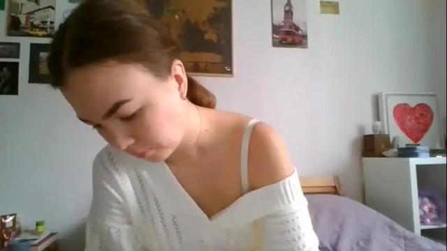 Image 3 of glitter_doll Stream on Chaturbate on 1 month ago