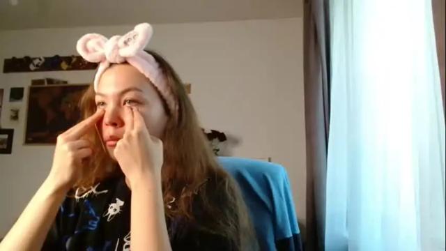 Image 3 of glitter_doll Stream on Chaturbate on 20 days ago