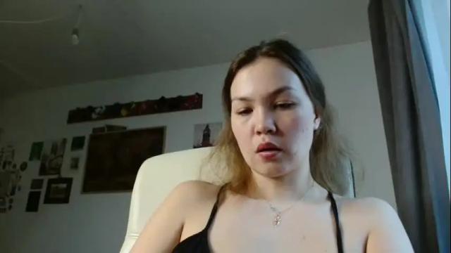 Image 11 of glitter_doll Stream on Chaturbate on 12 days ago