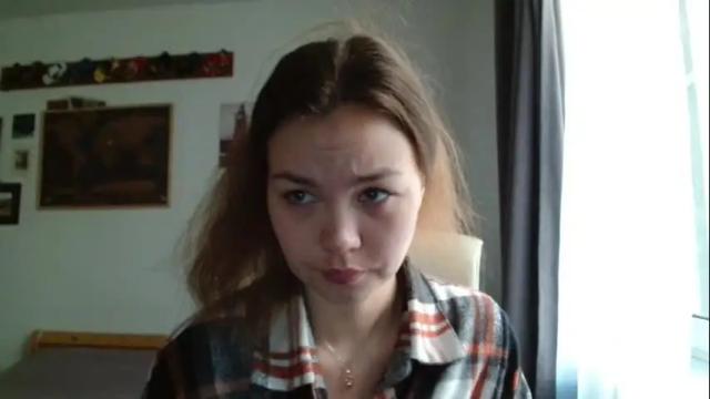 Image 4 of glitter_doll Stream on Chaturbate on 12 days ago