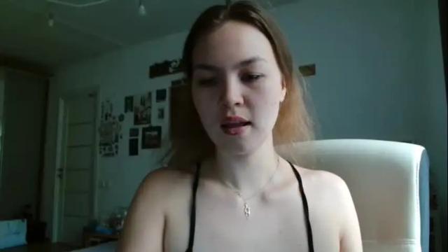 Image 6 of glitter_doll Stream on Chaturbate on 12 days ago
