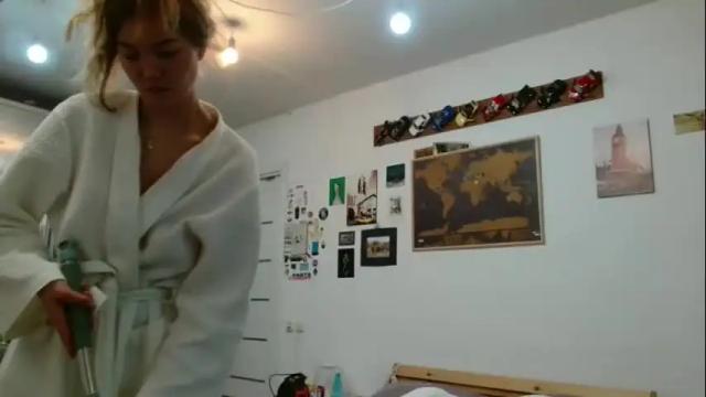 Image 4 of glitter_doll Stream on Chaturbate on 3 days ago