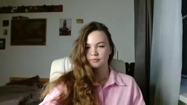 Image 11 of glitter_doll Stream on Chaturbate on 4 months ago