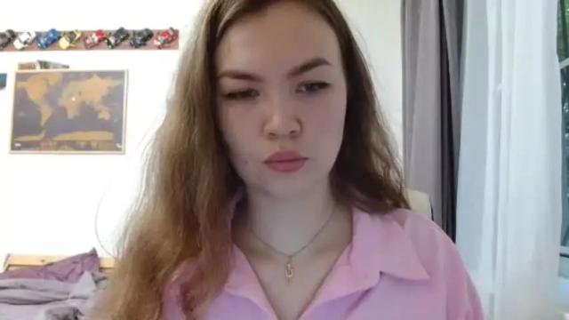 Image 4 of glitter_doll Stream on Chaturbate on 4 months ago
