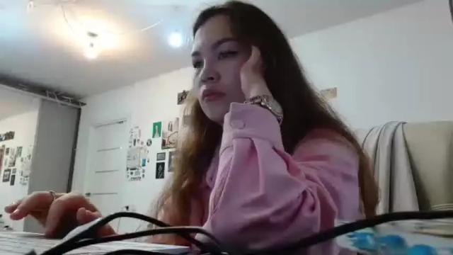 Image 6 of glitter_doll Stream on Chaturbate on 4 months ago