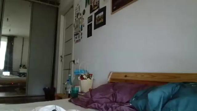 Image 4 of glitter_doll Stream on Chaturbate on 4 months ago