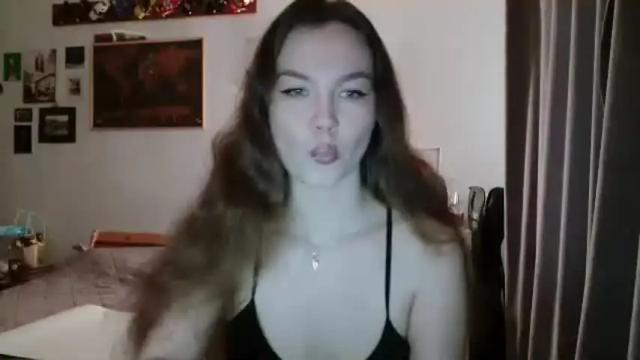 Image 10 of glitter_doll Stream on Chaturbate on 4 months ago