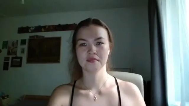 Image 4 of glitter_doll Stream on Chaturbate on 4 months ago
