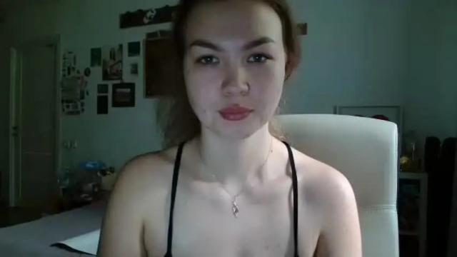 Image 6 of glitter_doll Stream on Chaturbate on 4 months ago