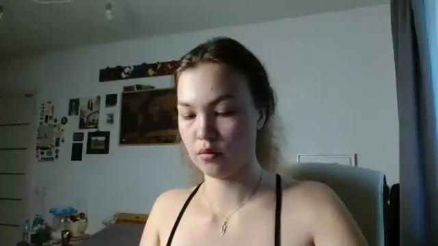 Image 7 of glitter_doll Stream on Chaturbate on 4 months ago