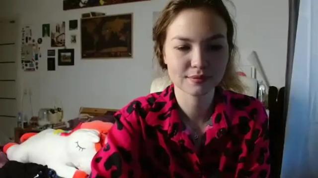 Image 3 of glitter_doll Stream on Chaturbate on 4 months ago