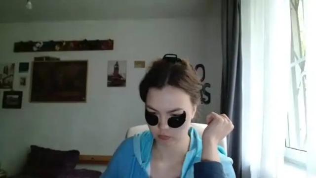 Image 7 of glitter_doll Stream on Chaturbate on 4 months ago