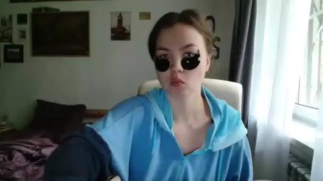 Image 8 of glitter_doll Stream on Chaturbate on 4 months ago
