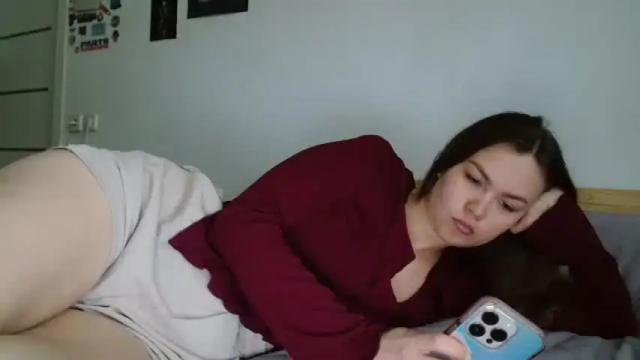 Image 10 of glitter_doll Stream on Chaturbate on 4 months ago