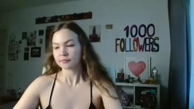 Image 7 of glitter_doll Stream on Chaturbate on 4 months ago