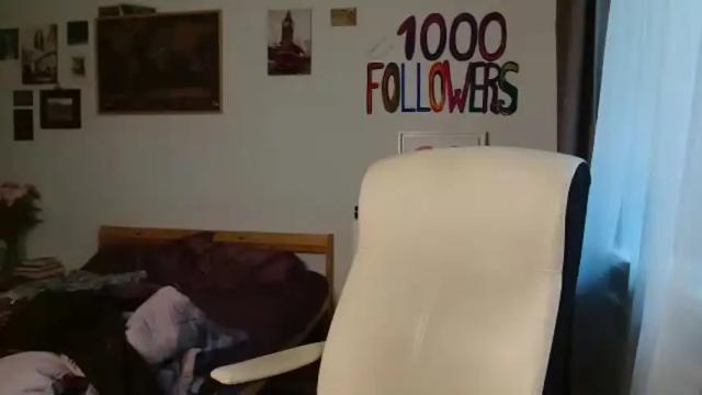 Image 11 of glitter_doll Stream on Chaturbate on 4 months ago