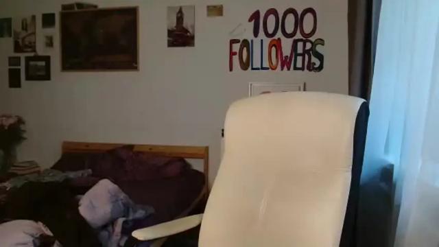 Image 12 of glitter_doll Stream on Chaturbate on 4 months ago