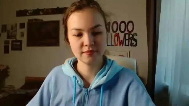 Image 3 of glitter_doll Stream on Chaturbate on 4 months ago