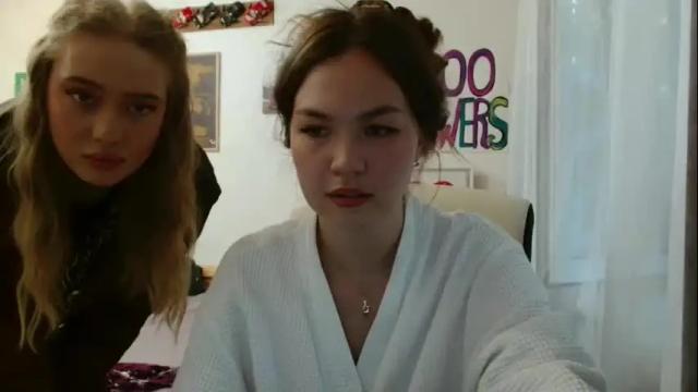Image 11 of glitter_doll Stream on Chaturbate on 3 months ago