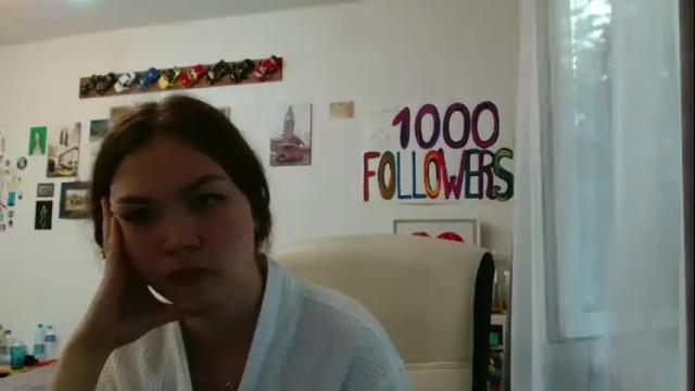 Image 8 of glitter_doll Stream on Chaturbate on 3 months ago