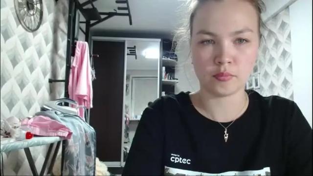 Image 10 of glitter_doll Stream on Chaturbate on 3 months ago