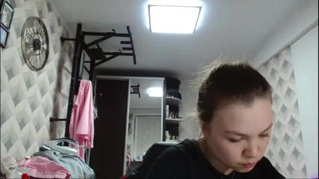 Image 12 of glitter_doll Stream on Chaturbate on 3 months ago