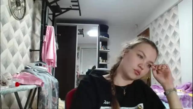 Thumbnail 2, glitter_doll's Stream at Chaturbate, 3 months ago