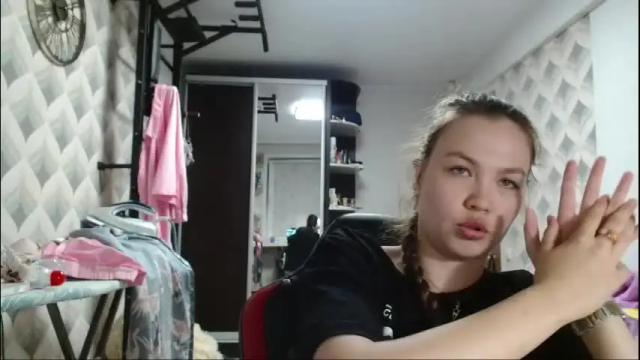 Image 6 of glitter_doll Stream on Chaturbate on 3 months ago