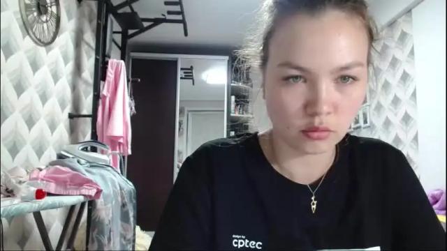 Image 7 of glitter_doll Stream on Chaturbate on 3 months ago